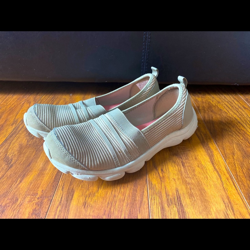 Women’s slip on sketchers